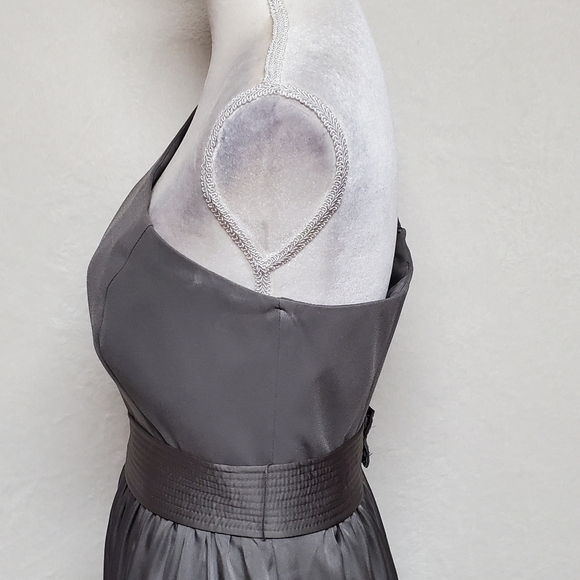 Vera Wang White Charcoal Satin Crepe One-Shoulder Belted Side Slit Formal Gown 8 - Picture 15 of 16